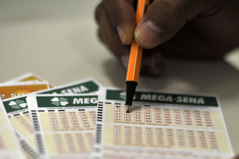 Mega-Sena pode pagar R$ 4 milhões no sorteio deste sábado