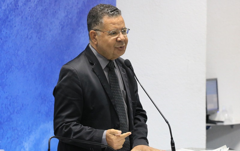 Teo Ribeiro declara voto em Jorge Curvelo para presidência da Câmara