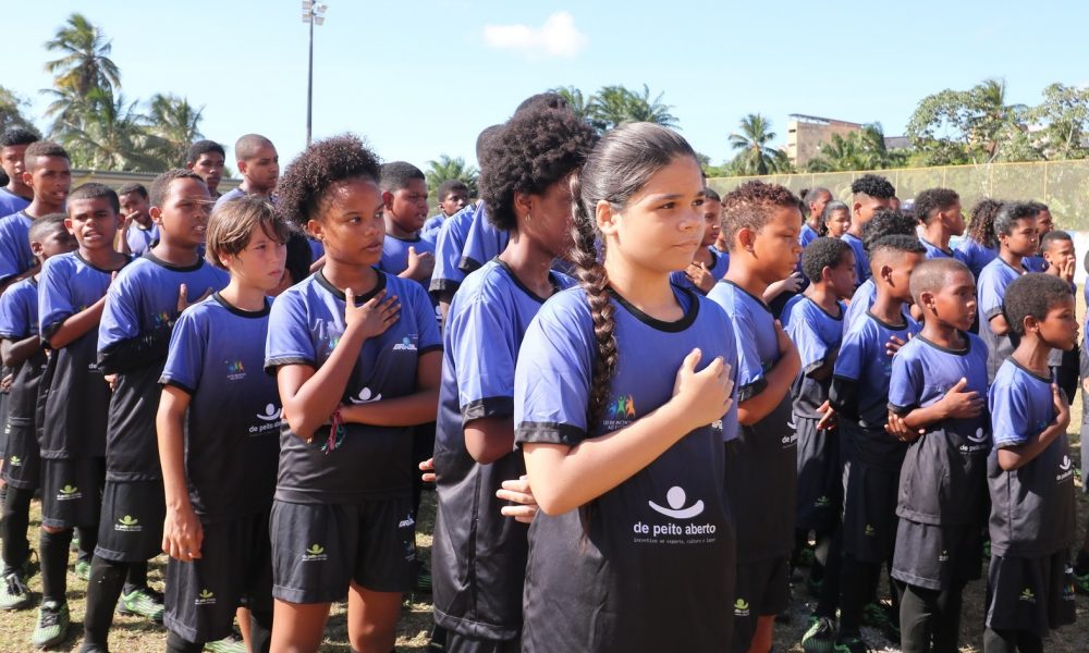‘De Peito Aberto’: projeto beneficia 100 crianças e jovens em Lauro de Freitas
