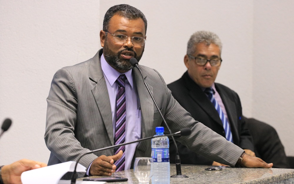 Em sessão ordinária, Jackson Josué (PT) faz críticas a administração do Hospital Geral de Camaçari