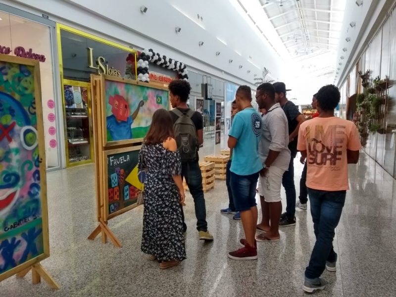 Jovens expõe acervo de pinturas urbanas no Boulevard Shopping Camaçari