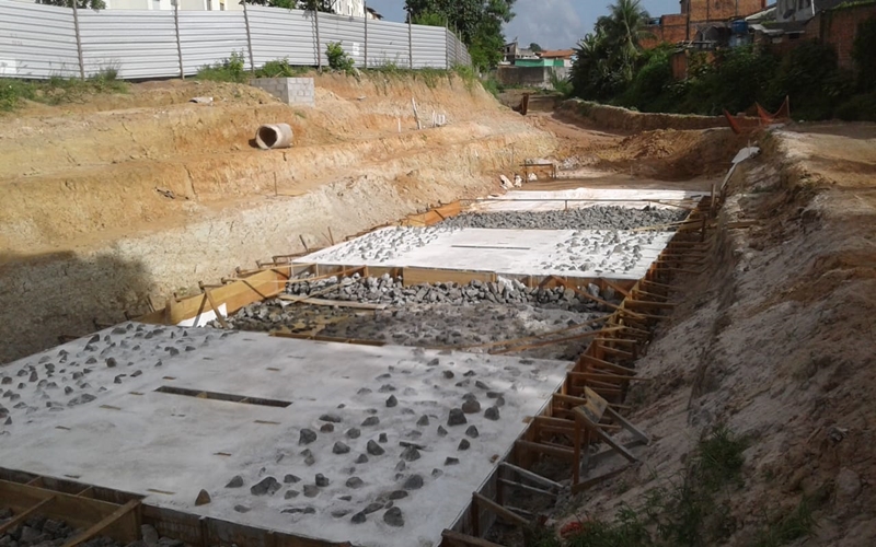 Obras do Rio Camaçari estão em andamento no bairro Lama Preta
