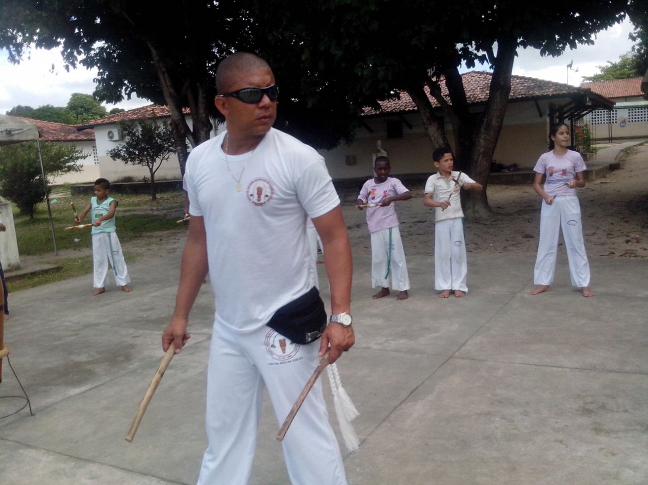 Capoeira: alunos do SEMC participam de batizado e troca de cordas na Casa da Criança