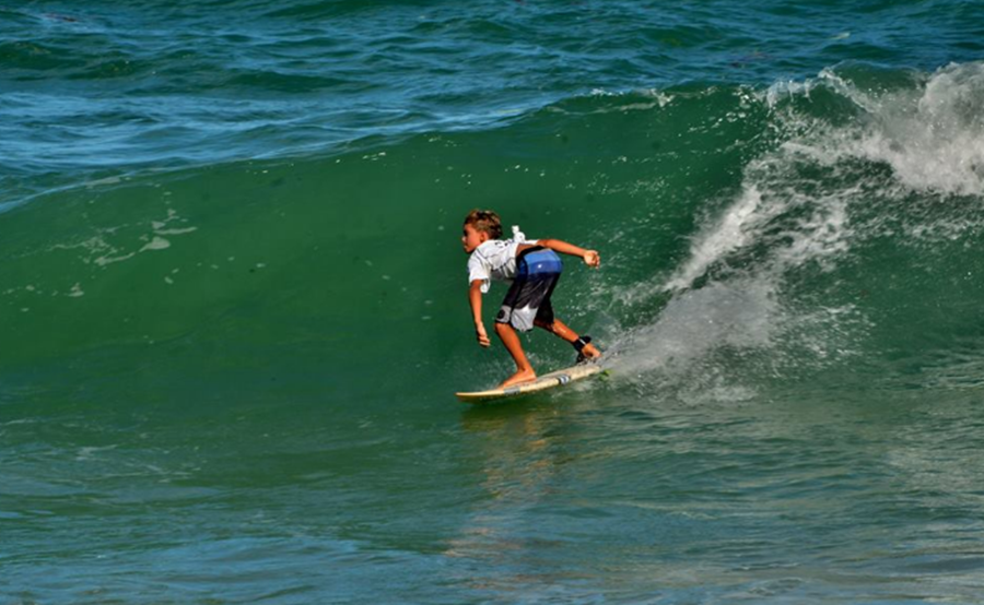 Neste final de semana atletas disputam última etapa do Circuito Camaçariense de Surf na Praia do Piruí