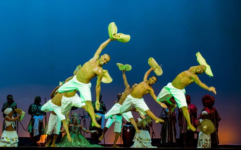 Balé Folclórico da Bahia faz apresentações gratuitas em Camaçari