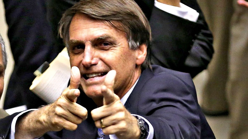 Jair Bolsonaro quer liberar posse de arma de fogo por meio de decreto