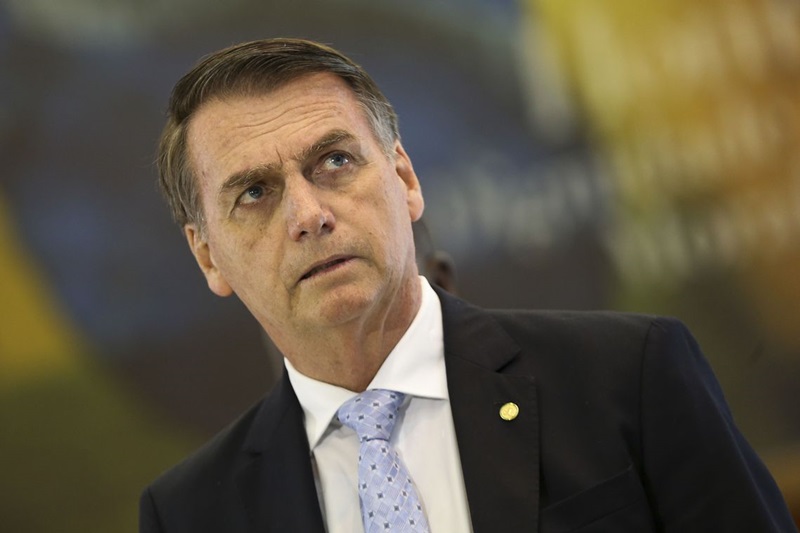 Bolsonaro faz primeira reunião ministerial com equipe completa dia 19