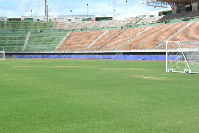 Gramado de Pituaçu passa por manutenção para receber jogos da temporada 2019