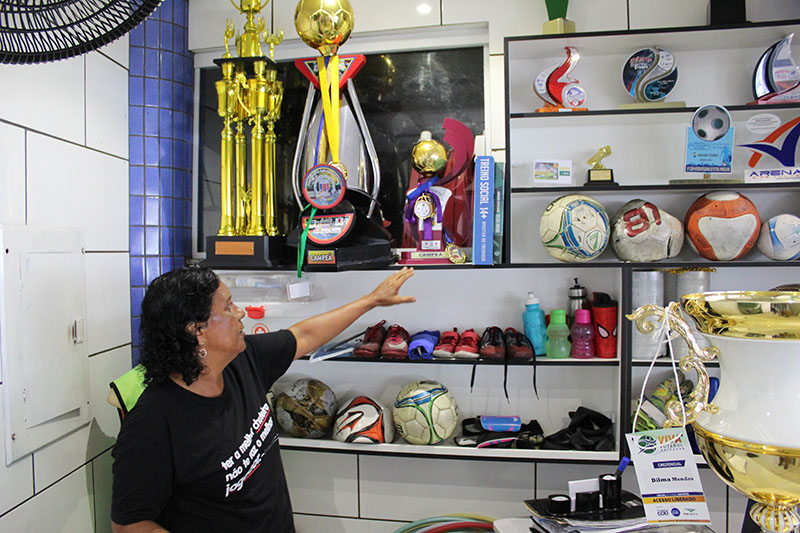 Mulher em campo: "Eu não me vejo sem o futebol, é o que eu amo fazer", declara Dilma Mendes