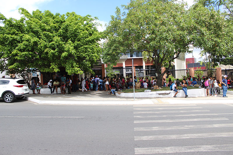 Camaçari: pais e alunos relatam dificuldades para realizar matrículas na rede estadual