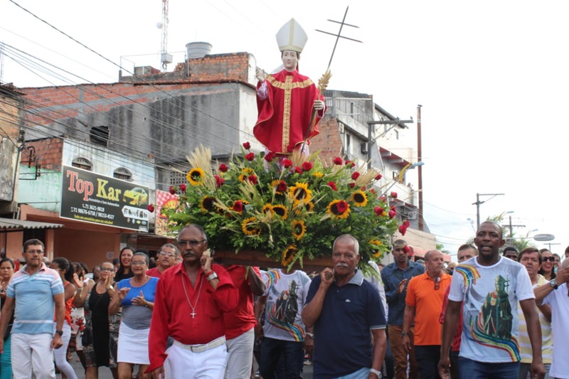 Camaçari: milhares de católicos rendem homenagens ao padroeiro São Thomaz de Cantuária