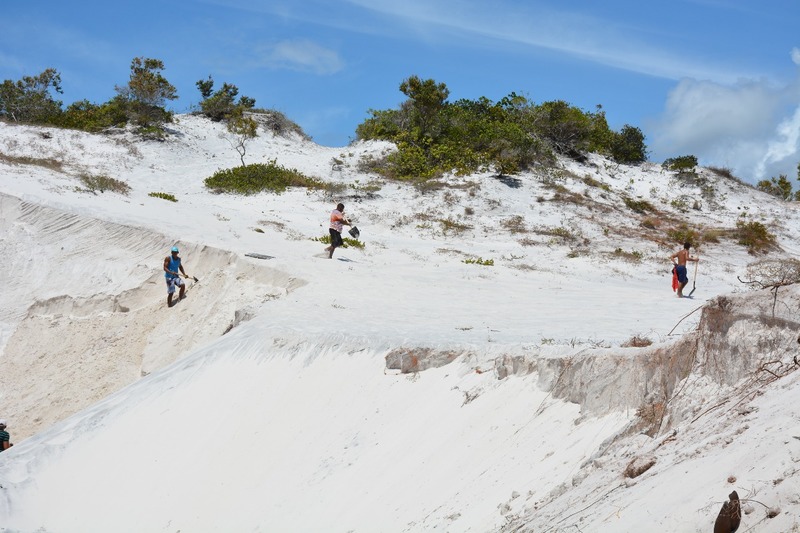 Camaçari: após extração ilegal, governo elabora Plano de Ação para preservação das dunas de Jauá
