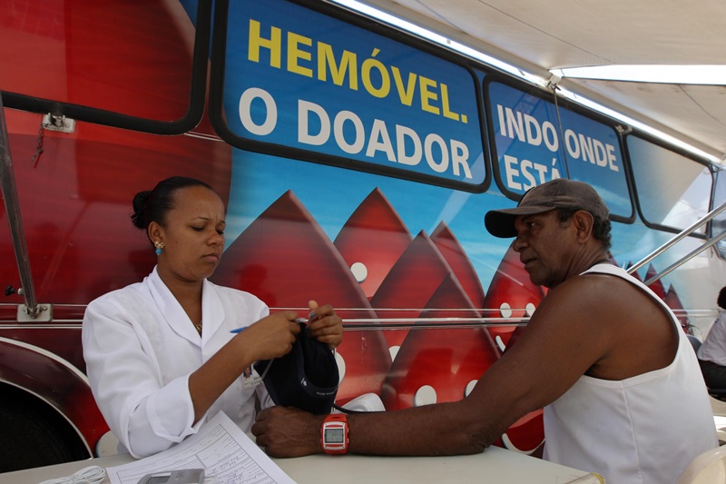 Com redução de 20% no estoque, Hemóvel faz coleta de sangue em shoppings de Salvador