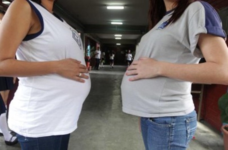 Escolas públicas e privadas devem responder questionário sobre gravidez na adolescência até abril