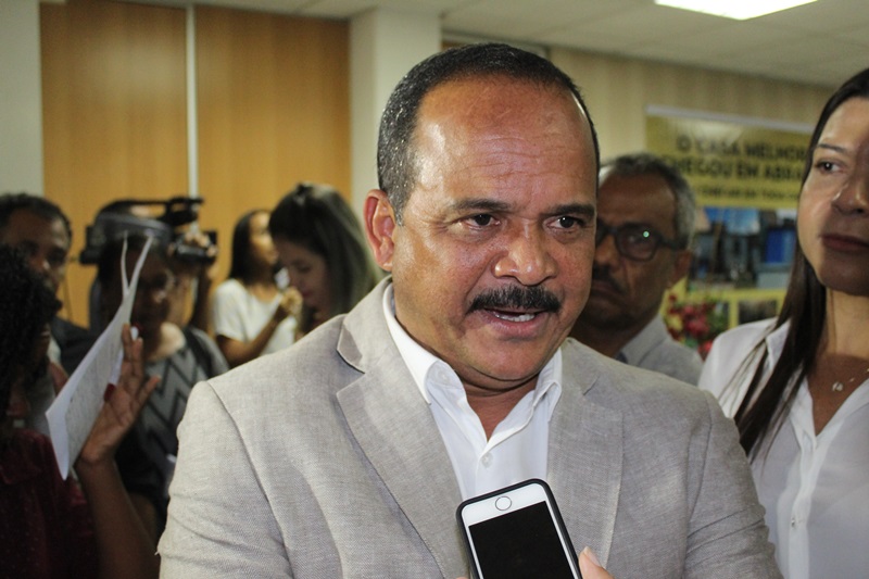 “Camaçari nunca entrou em crise”, assegura Elinaldo ao comentar novos investimentos que somam R$ 17 milhões