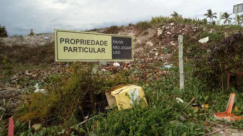 Esquecida, Barra do Jacuípe sofre com acúmulo de lixo e falta de saneamento básico