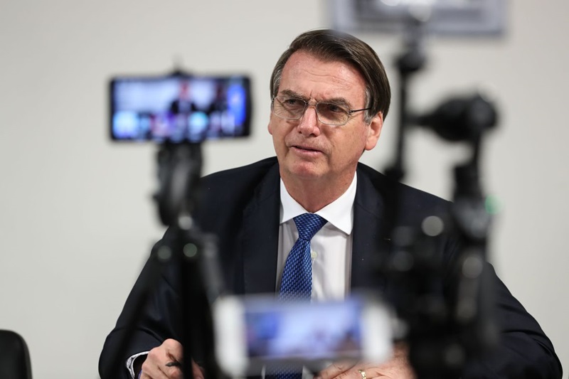 Bolsonaro retoma conversas com partidos nesta terça-feira