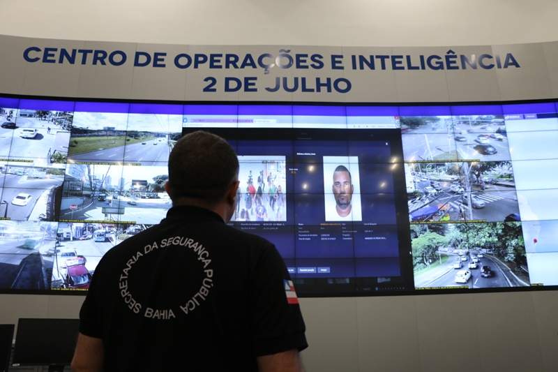 Mais dois foragidos da Justiça são capturados com ajuda de reconhecimento facial em Salvador
