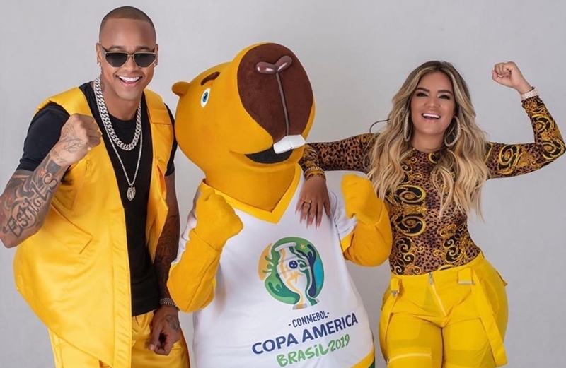 Léo Santana e Karol G dão voz a música-tema da Copa América