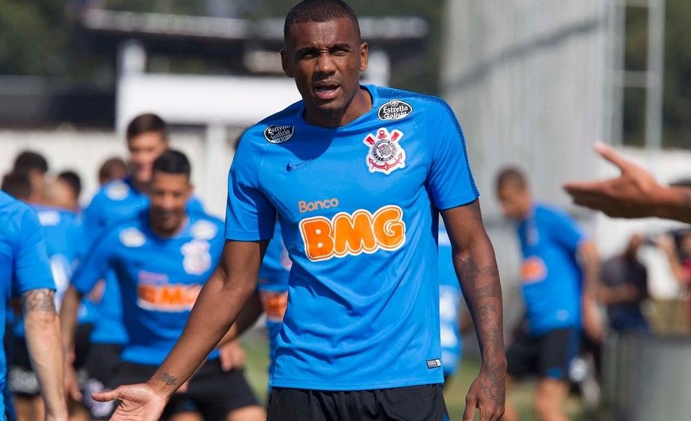 Bahia anuncia contratação do zagueiro Marllon