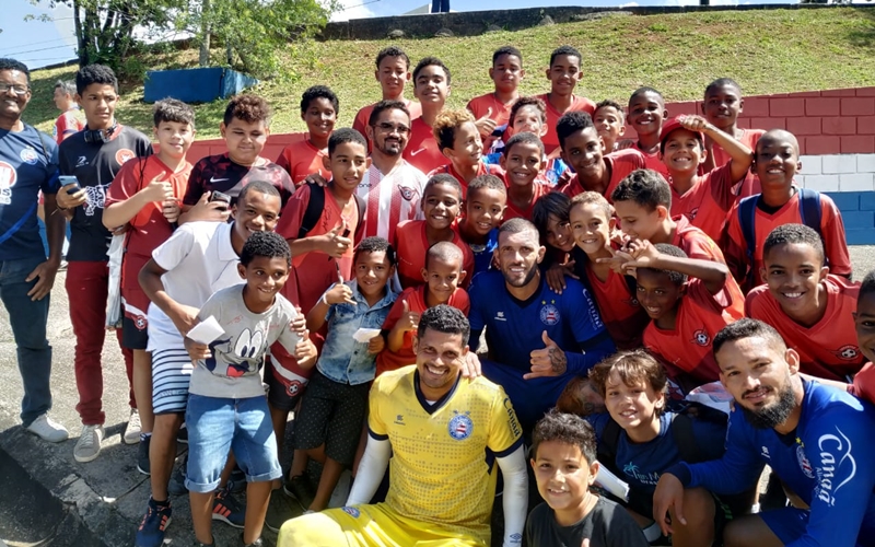 Garotos da base do Abrantes FC visitam Centro de Treinamento do Bahia
