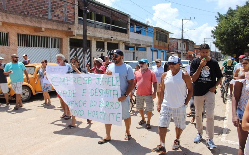 Jotaele segue desmatando área no Novo Horizonte e moradores protestam