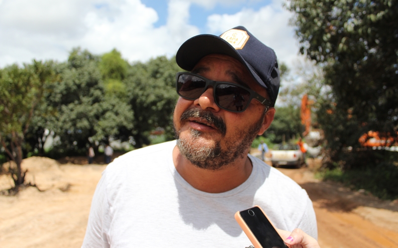 Camaçari: após denúncia de moradores, Sedur embarga obra da Jotaele no Novo Horizonte