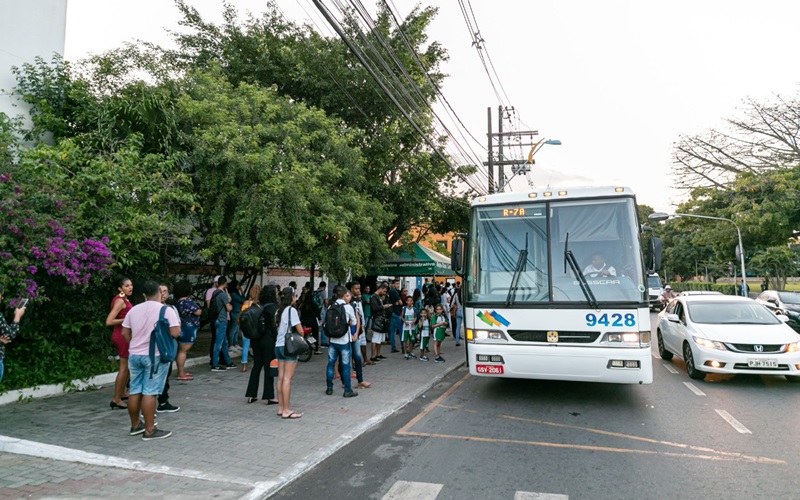Camaçari: estudantes têm até sexta-feira para realizar recadastramento do transporte universitário
