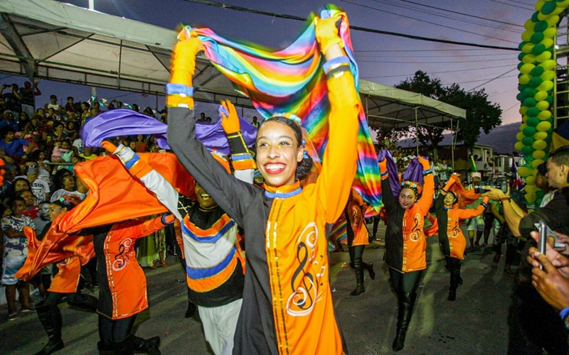 7 de setembro: música, cultura e educação embalam desfile cívico de Parafuso