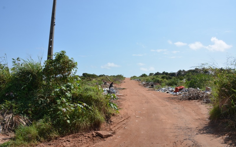 AVP denuncia e Coelba retira postes implantados ilegalmente em Jauá, por Ana Maria Mandim
