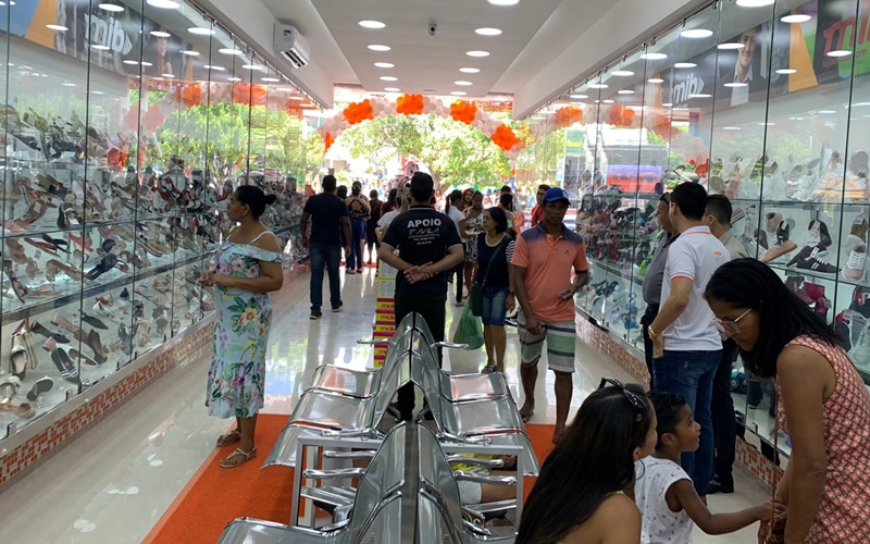 Mib reinaugura grande loja de calçados, confecções e acessórios em Dias d’Ávila