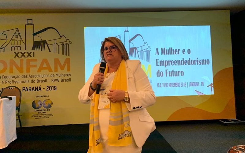 Em Londrina, contadora de Camaçari defende o empreendedorismo e a presença da mulher nos negócios