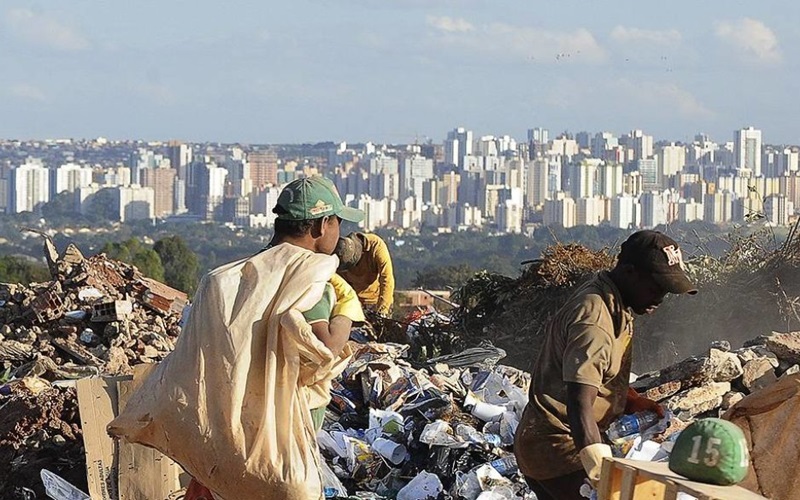 Extrema pobreza e desigualdade crescem há quatro anos no Brasil, revela pesquisa