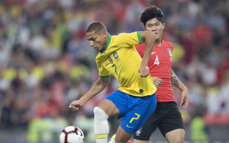 Brasil vence a Coreia do Sul no último jogo do ano