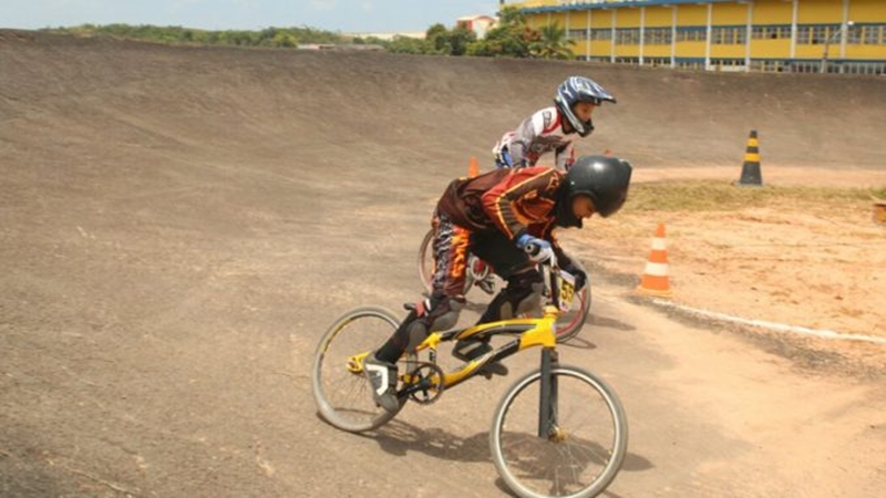 Campeonatos de bicicross agitam fim de semana em Camaçari