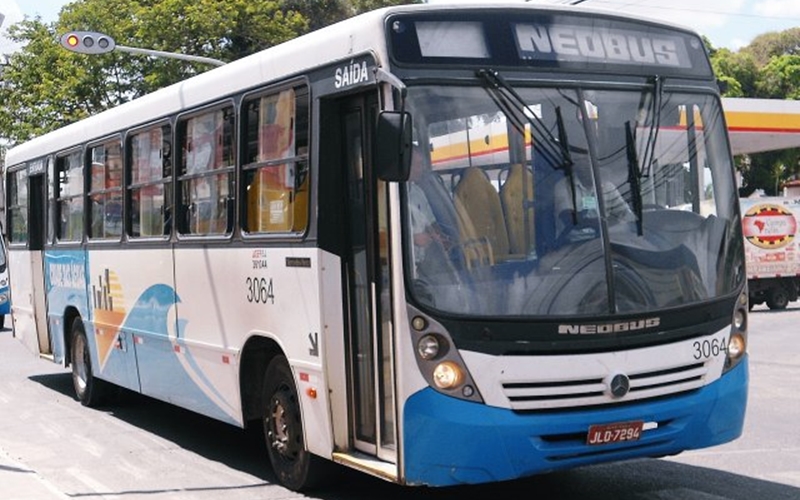 Dias d'Ávila: ônibus extra fará roteiro para Santíssimo Réveillon na Cidade Santa