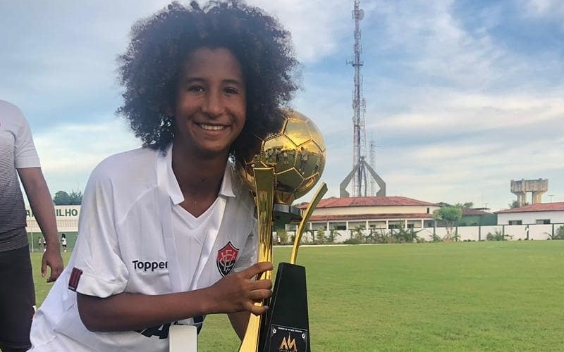 Mulheres de Camaçari: Emille Andréa quebra barreiras e brilha no futebol