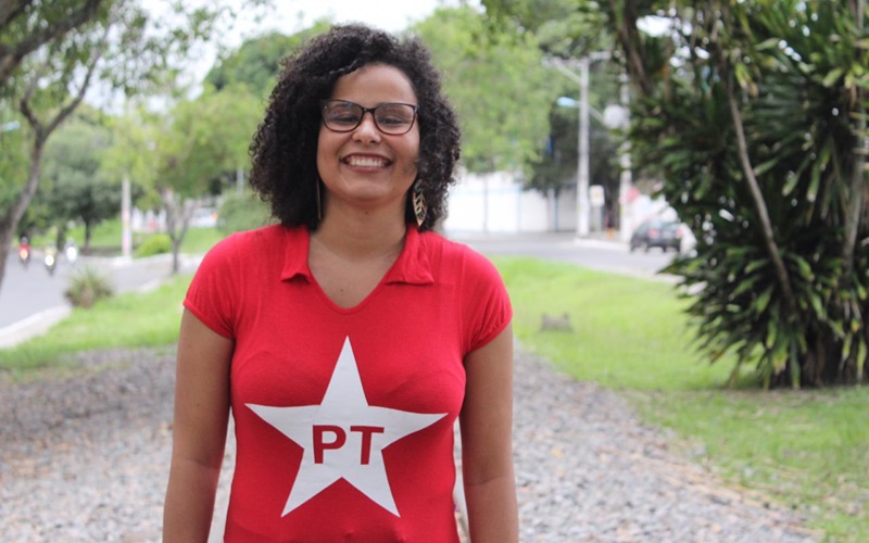 Mulheres de Camaçari: Jaqueline Andrade luta pela presença feminina na política
