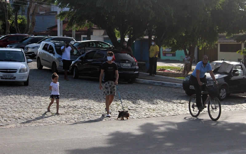 Coronavírus: com crescimento acelerado de casos, Vila de Abrantes segue com alto fluxo de pessoas nas ruas e comércio aberto