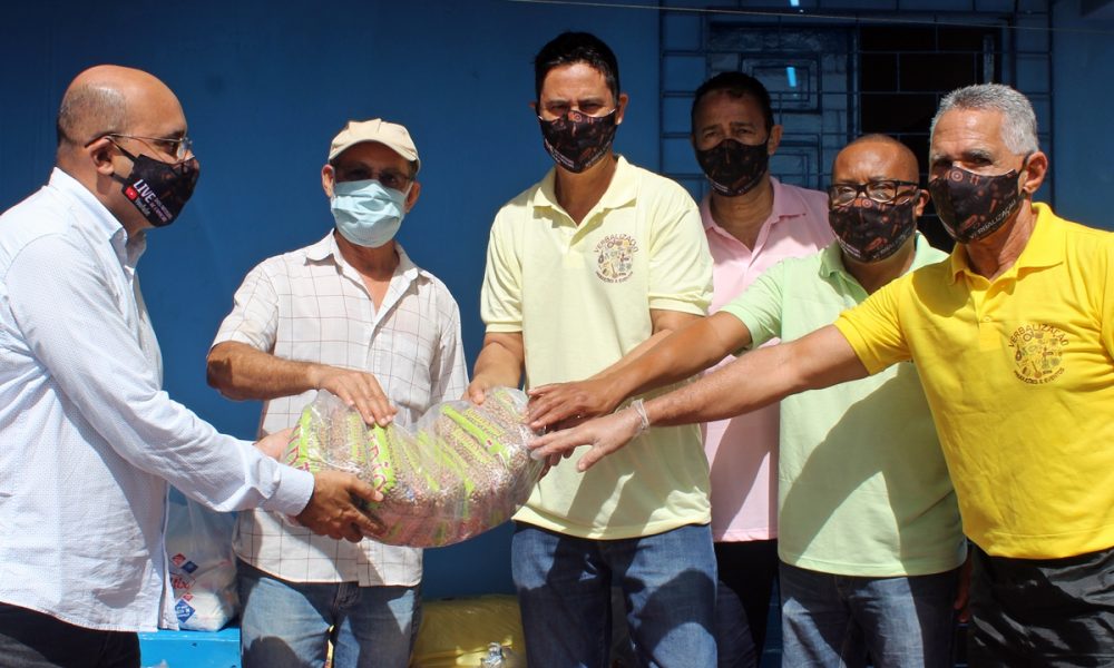 Produtores da live dos artistas distribuem 2,5 toneladas de alimentos em Camaçari