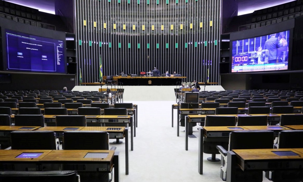 Câmara dos Deputados aprova adiamento das eleições municipais para novembro
