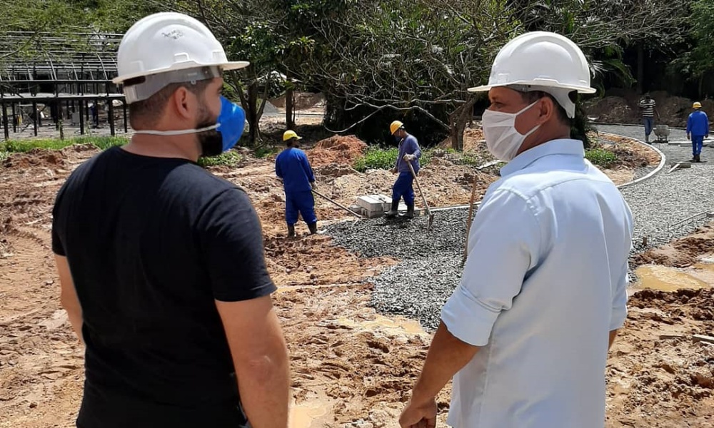 Adalto Santos fiscaliza obras executadas pelo governo municipal