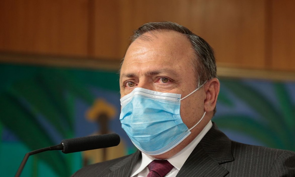 Ministro da Saúde diz que vacina da Oxford é a melhor opção para o Brasil até agora
