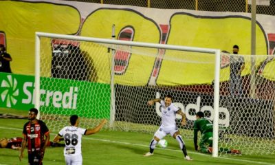 Em jogo movimentado, Ceará bate o Vitória e se classifica na Copa do Brasil