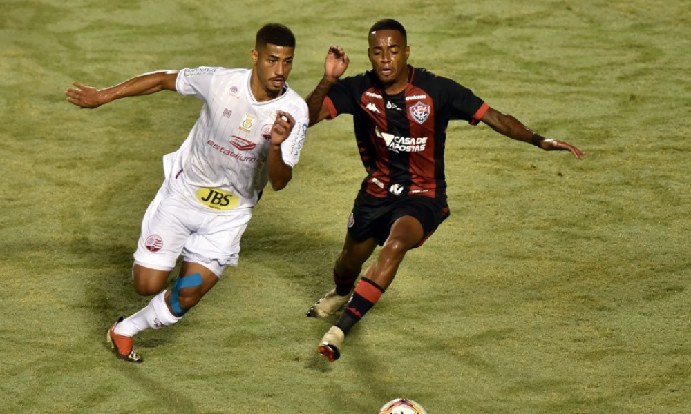 Em jogo no Barradão, Vitória e Náutico empatam sem gols