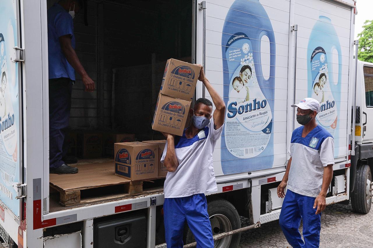 Em parceria, Braskem e Brilux doam 3,6 mil litros de água sanitária para Camaçari