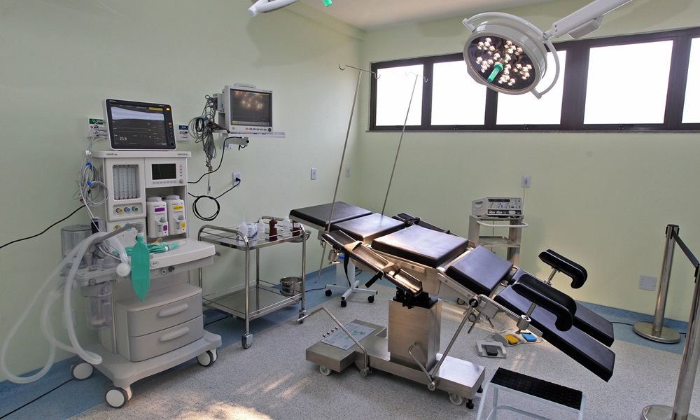 Rui Costa inaugura novos equipamentos hospitalares em Dias d'Ávila