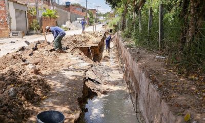 Seinfra completa obras de drenagem em dezenas de ruas na sede e orla de Camaçari