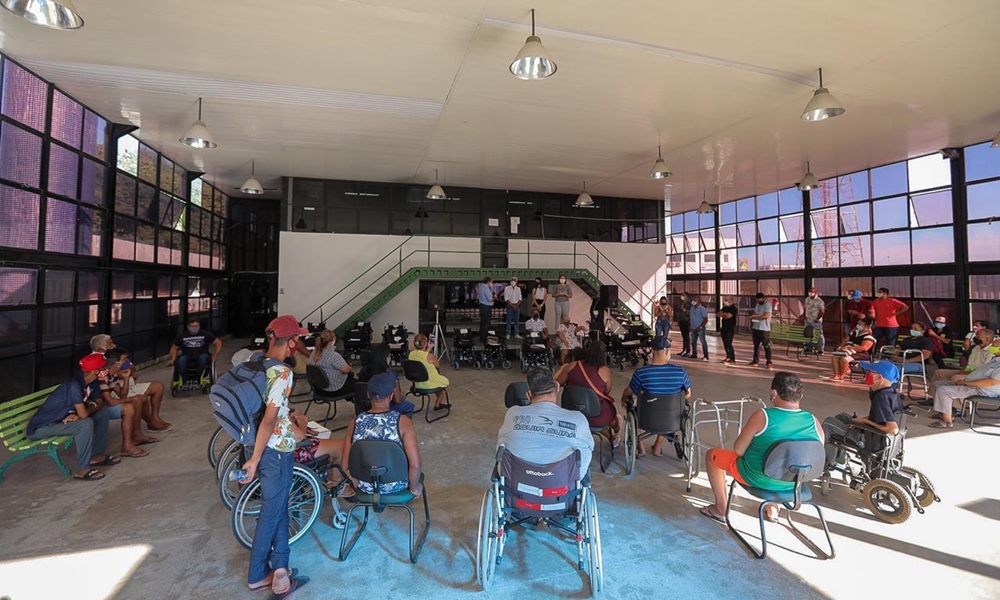 Prefeitura entrega mais 25 cadeiras de rodas e zera fila de espera