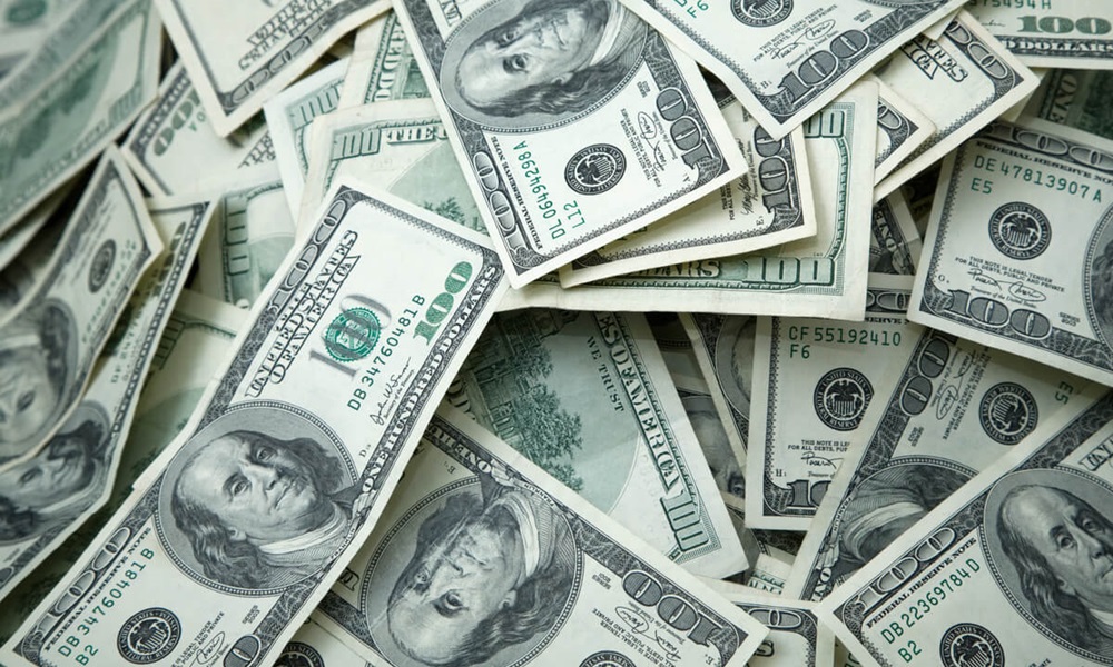 Dólar chega a R$ 5,77 e registra maior valor desde maio